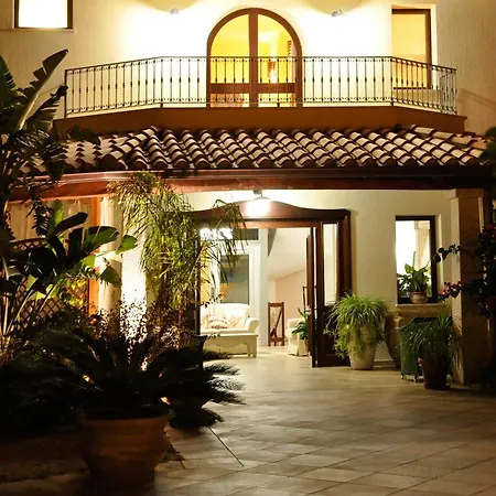 Ξενοδοχείο Raffael 3*